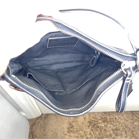 COACH BLACK SIGNATURE CANVAS & LEATHER SLIM DUFFLE SHOULDER BAG VINTAGE - Picture 13 of 17